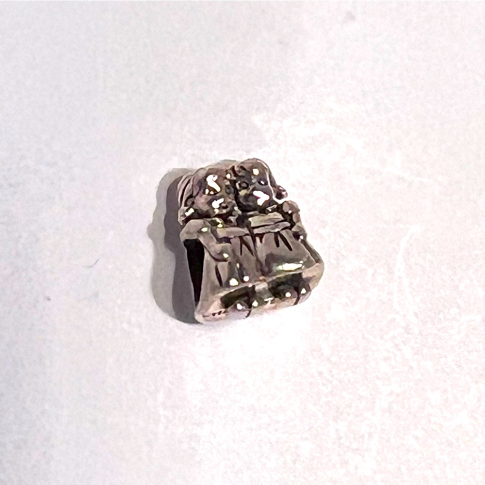 Chamilia 2 girls charm